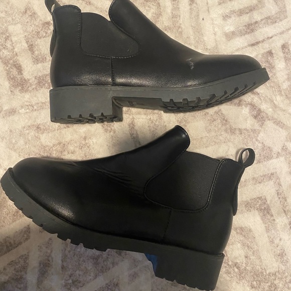 Black Ankle Boots - Picture 1 of 4